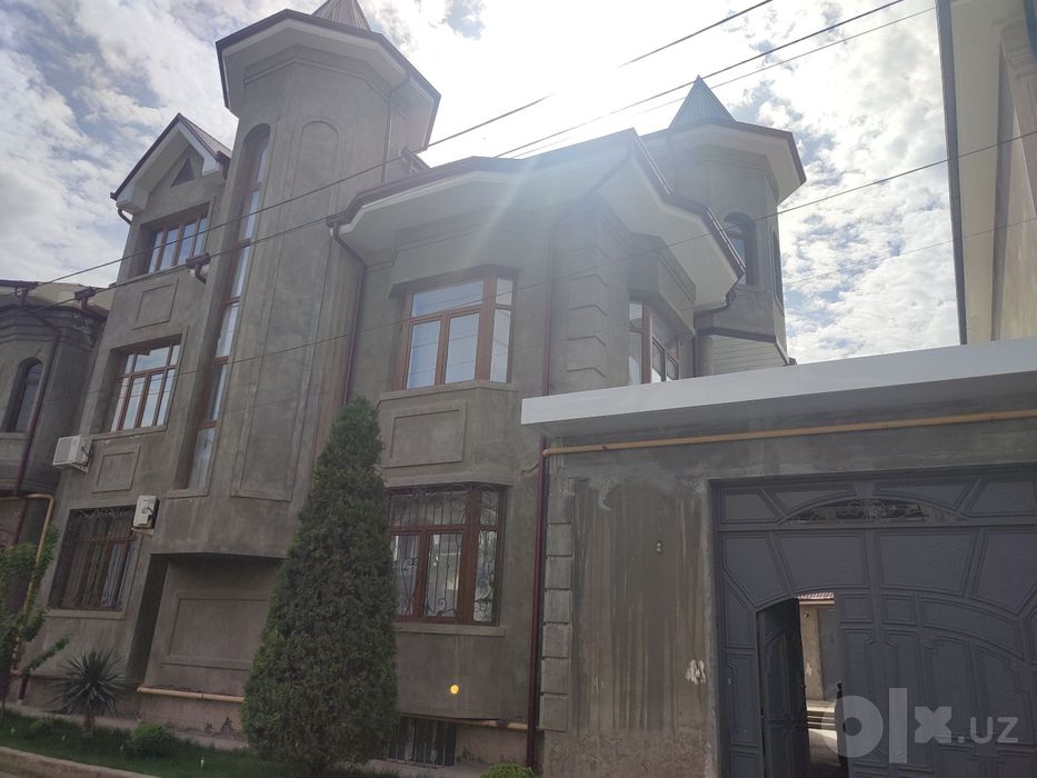 3 этаж 4 сотих 9 хонали уй арендага берилади.