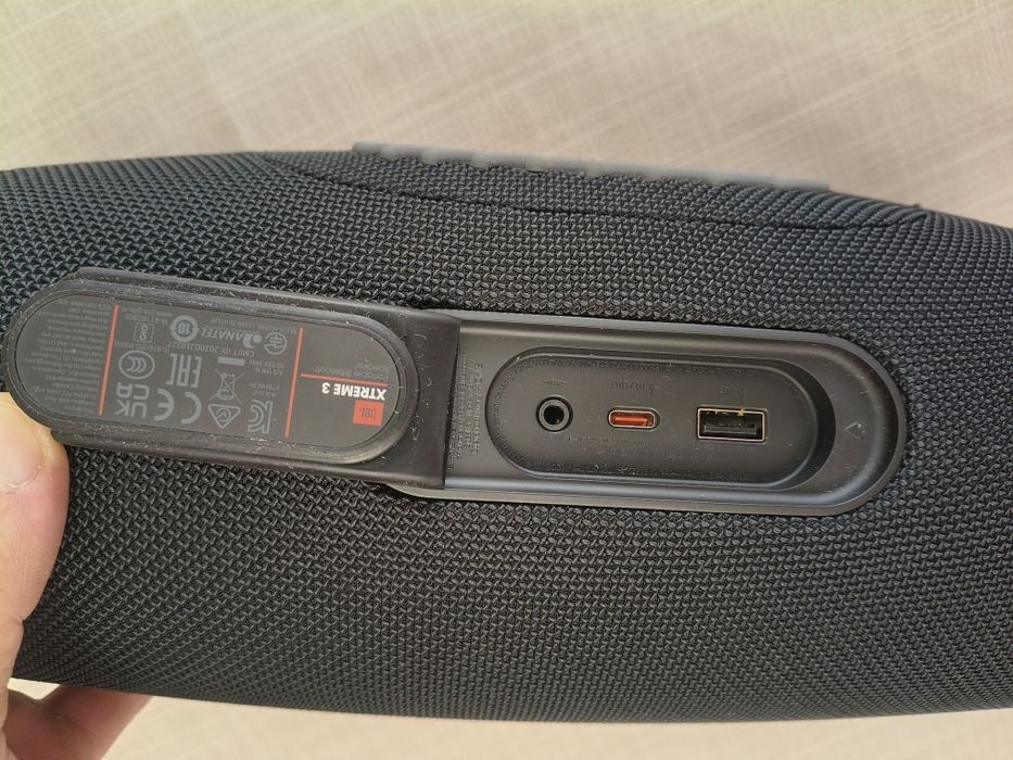 Vând JBL Xtreme 3 în stare impecabilă,