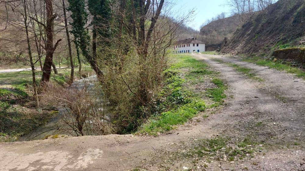 Teren + Clădiri - zona Govâjdia (Hunedoara)