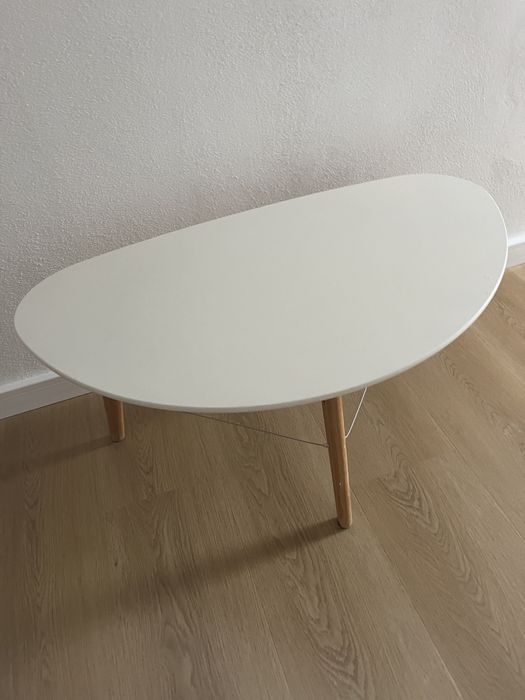 Vand masa de cafea alba / lemn