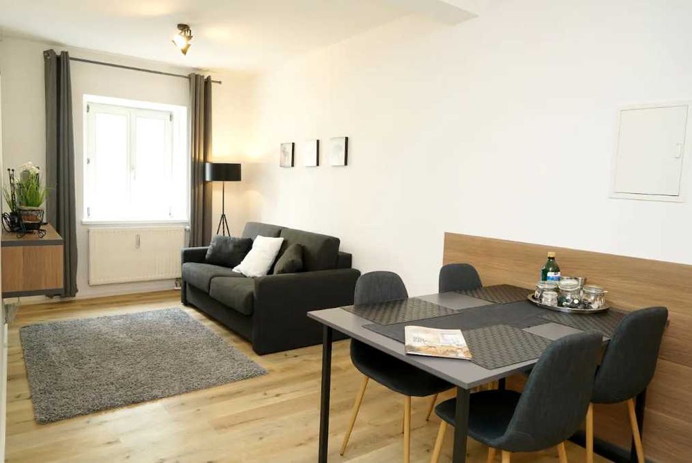 Дава се под наем Двустаен апартамент в Пловдив, Каменица 2 - 69 кв.м за 331.5 € - Снимка #1