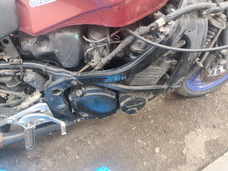 Здравствуйте продаю мотоцикл модель Suzuki