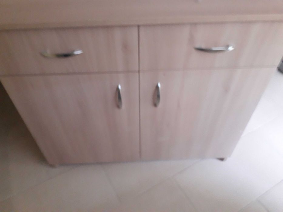 Шкафове чисто нови