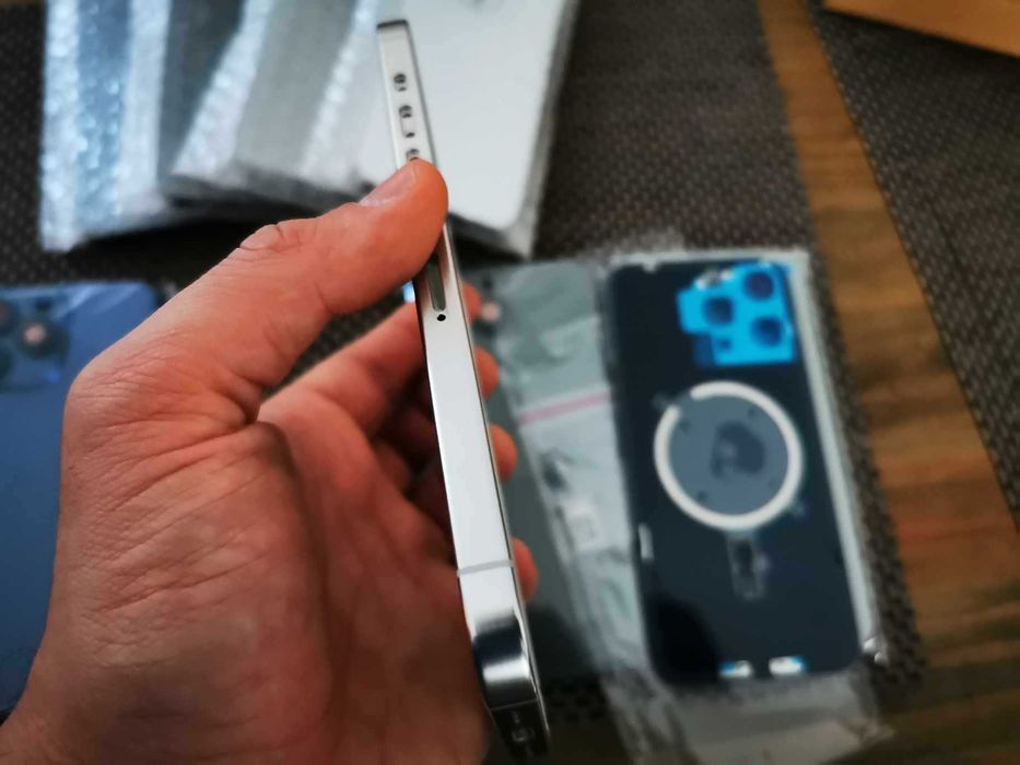 Carcasa noua recarosare iPhone 15 PRO / MAX rama metal spate sasiu