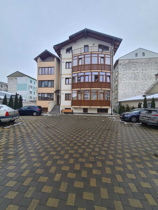 Inchiriez apartament 3camere Precista în bloc nou