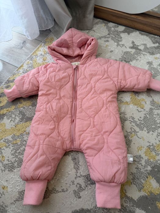 Продам комбинезон 74 размер девочке