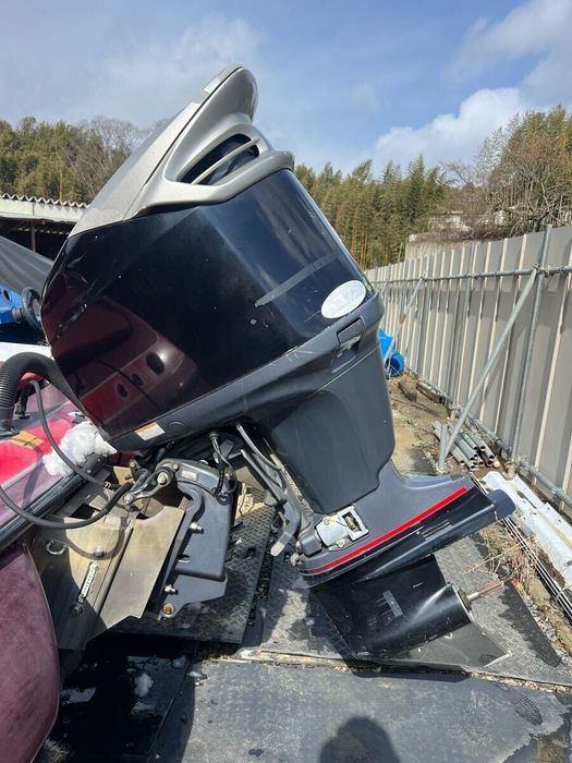 Мотор лодочный Ямаха 200