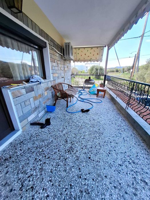 Продава двуетажна къща 150 м2 + 80 м2 и двор 400 м2 в Аспровалта, Гърция