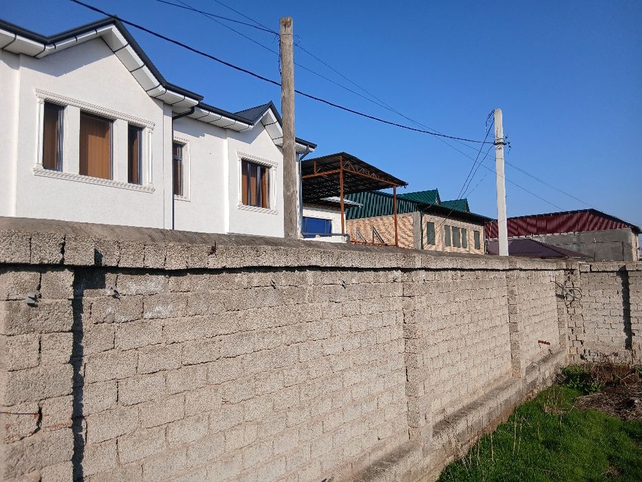 Продаётся земельный участок в махалле со всеми коммуникациями