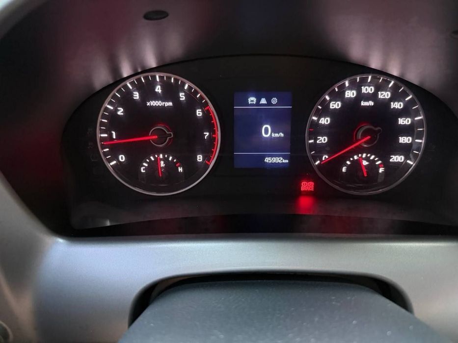 Kia bongo srochno sotiladi