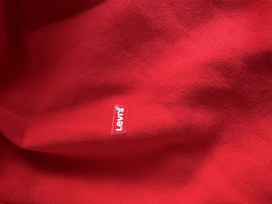 Суитчър Levis червен