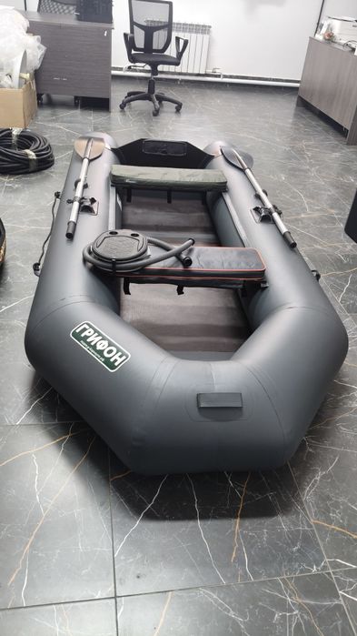 Продам лодку с мотором