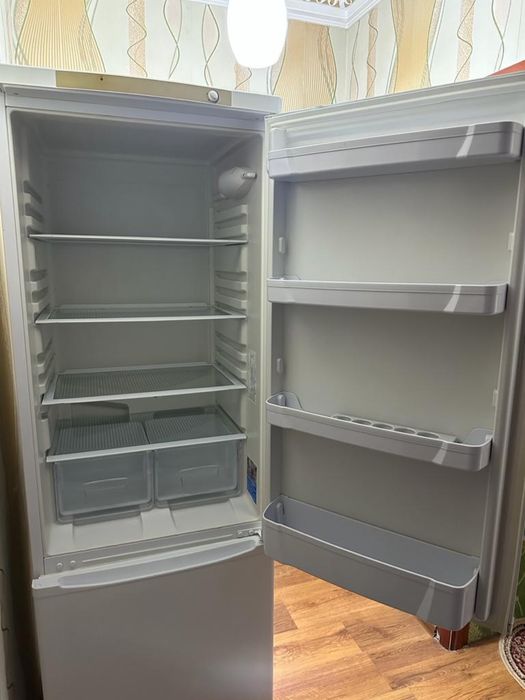 Холодильник, рабочий