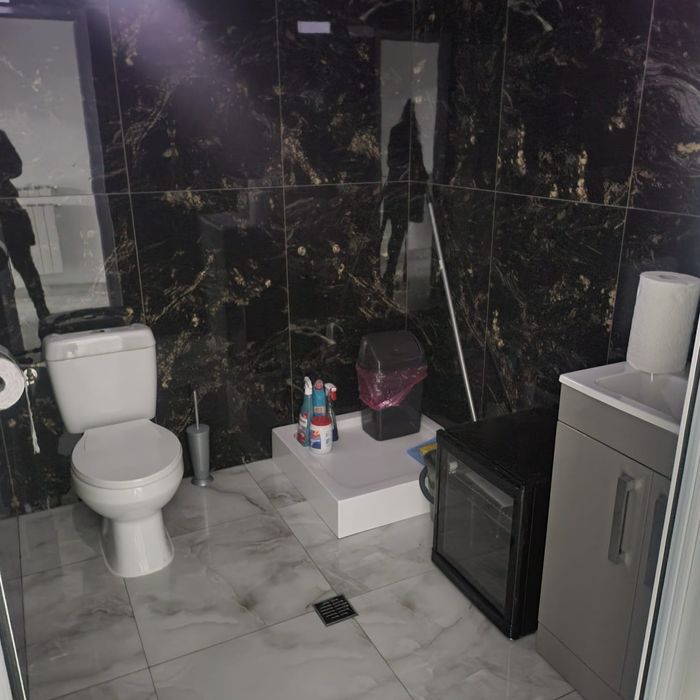 Închiriez cabinet in centrul comunei Liești