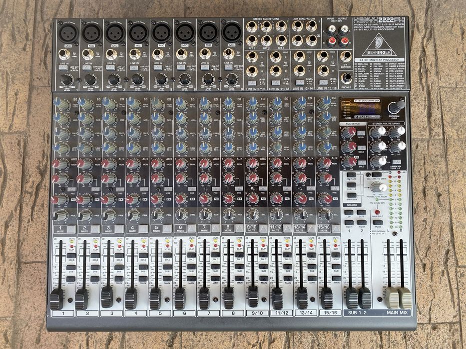 Behringer Xenyx2222FX  ( linie / instrumente )