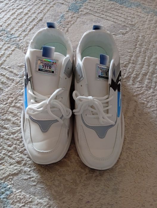 Кросовки новые продам