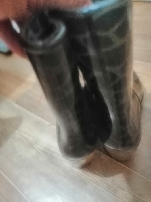 Продам резиновые сапоги