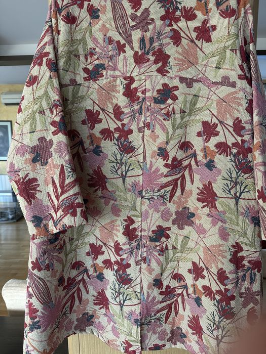 Жакардово манто на цветя