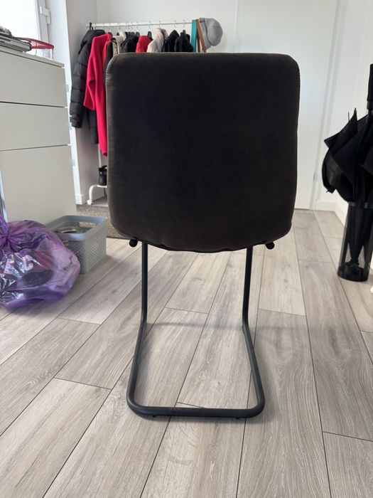 Scaun tapitat gri inchis