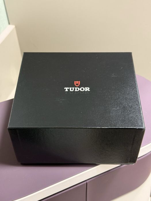 Продаются Tudor Black Bay 58. Состояние новых часов.