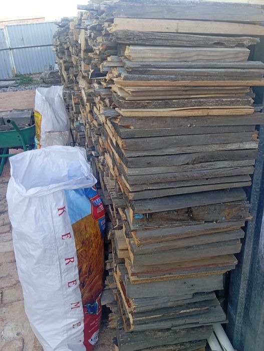 Дрова на топку в среднем 40см