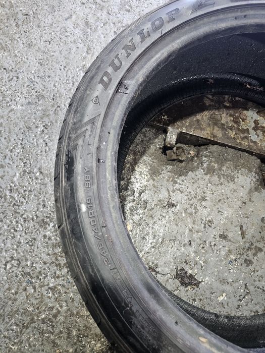 245 40 19 vara dunlop runflat