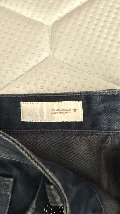 Чисто нови блестящи дънки ZARA