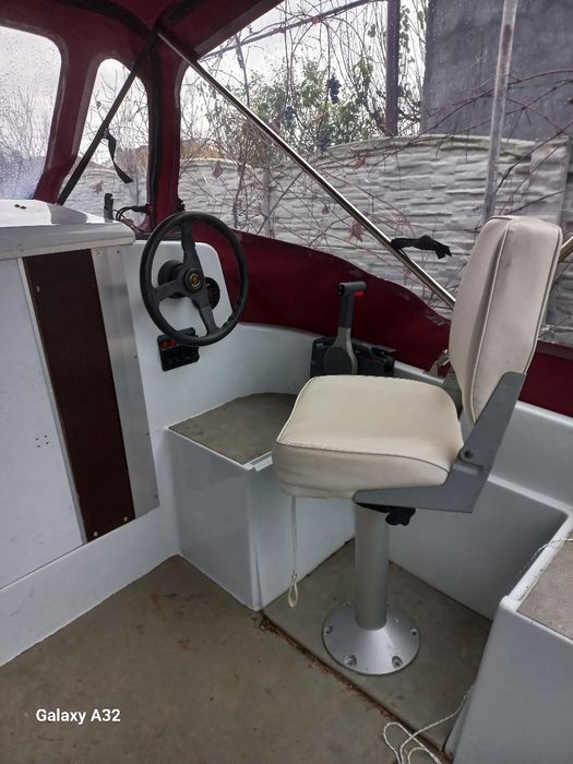 Vând barcă complet echipata