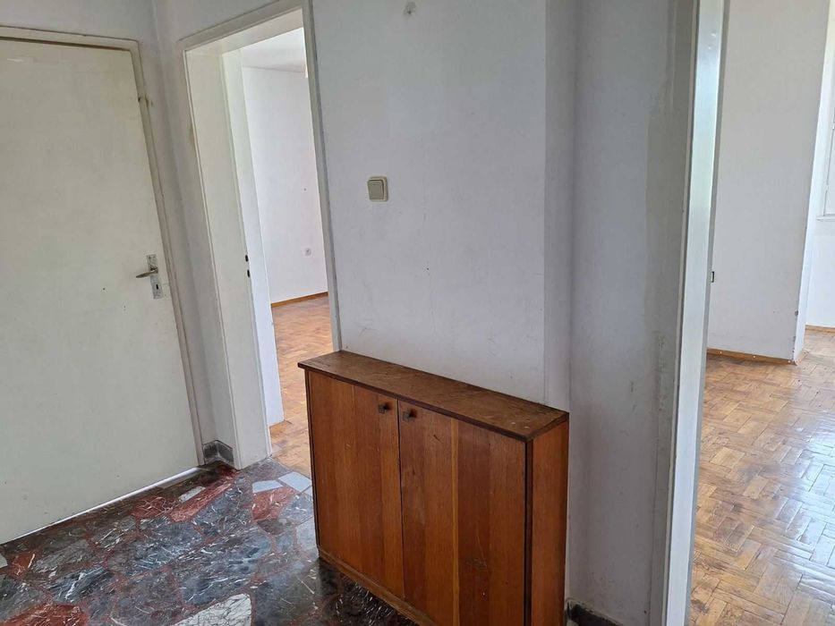 Продава се Тристаен апартамент в Габрово, Център - 70 кв.м за 605 €/кв.м - Снимка #7