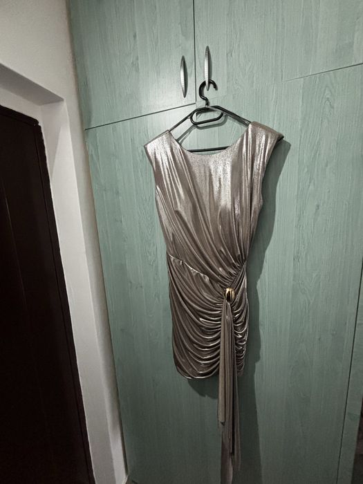 Vand rochie pt ocazii