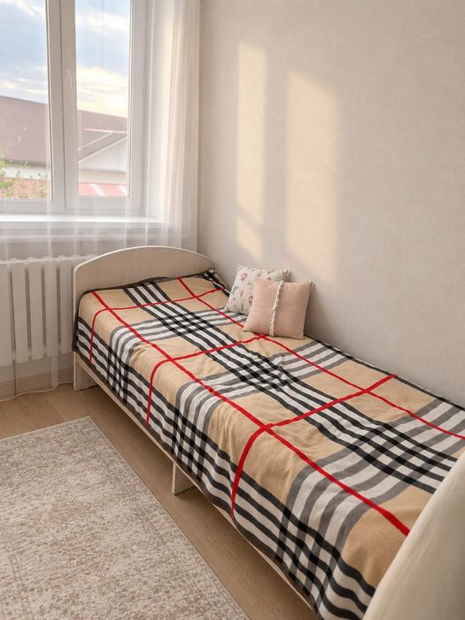 Продам кровать с матрасом