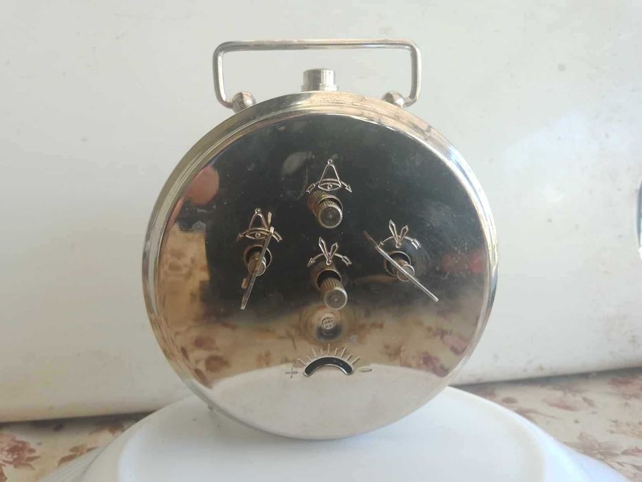 Ceas desteptator de masa mecanic f rar JNSA 95 lei