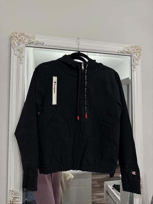 Черно яке Champion