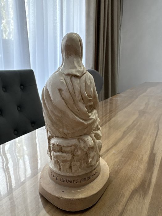 Statuetă vintage „Madonna of Bruges” – replică după celebra sculptură a lui Michelangelo.