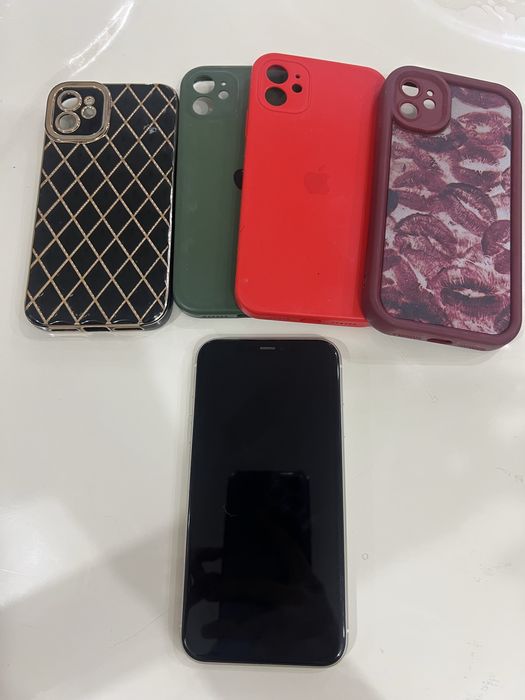 iPhone 11 в хорошем состояние