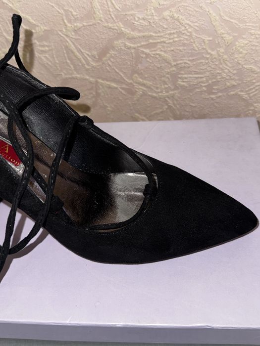 Туфли замшевые , размер 39.