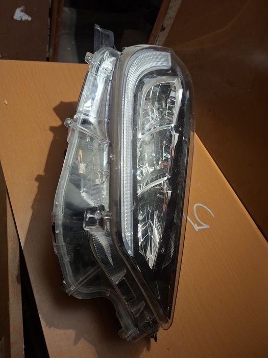 Десен Фар Toyota Yaris 81110-K0081