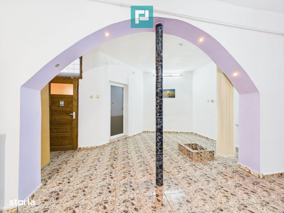 Spațiu comercial central, în Sântana - Arad