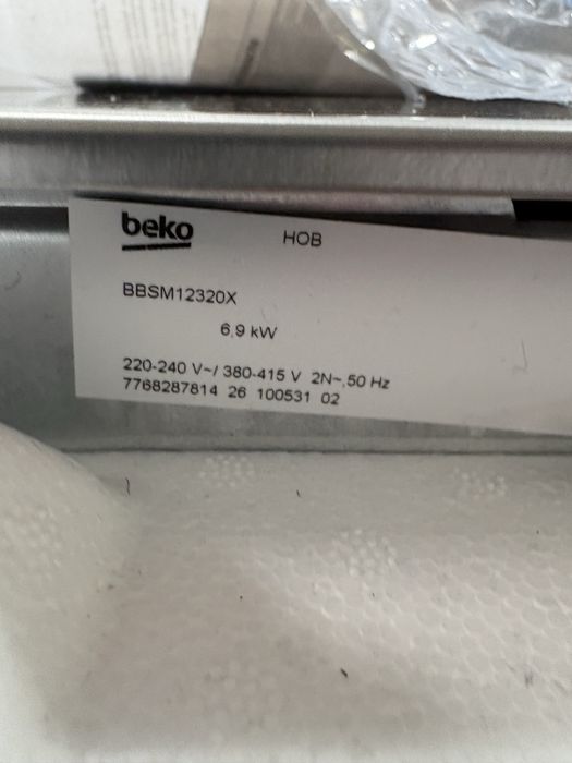 Стъклокерамичен плот Beko  BBSM12320X