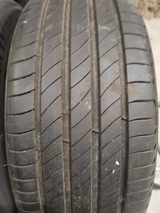 235/45/18 Michelin