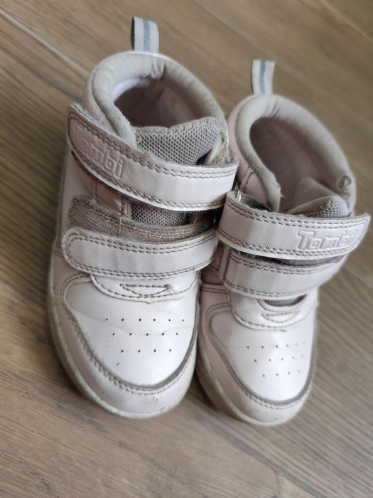 Продам детские ботинки осень 25р