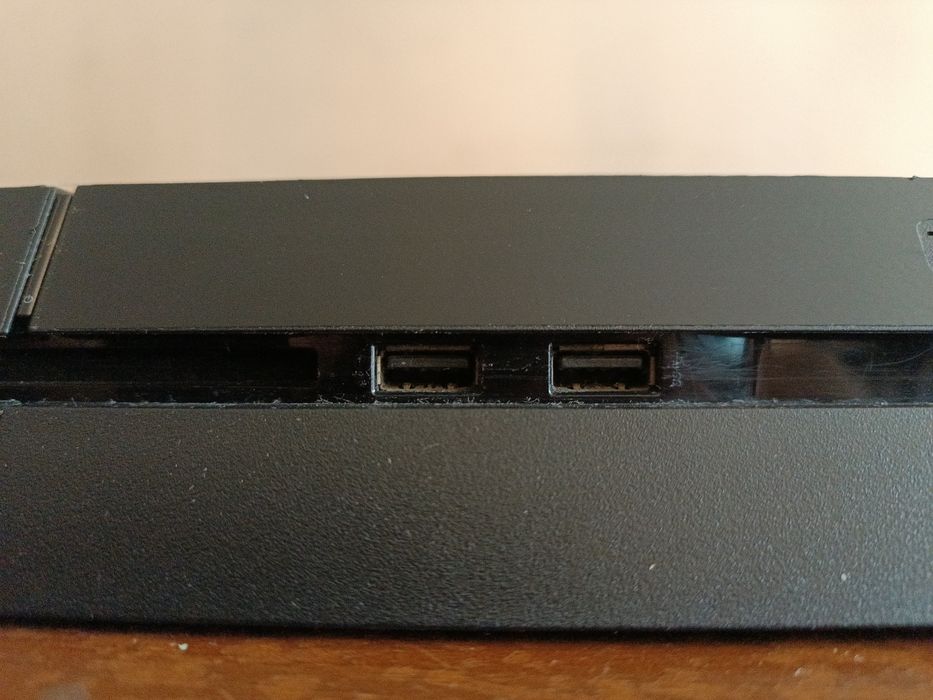 Продается Playstation 4 FAT на запчасти.