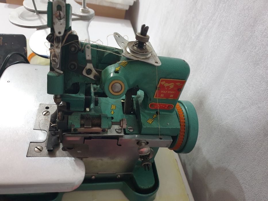 Оверлок продам срочно