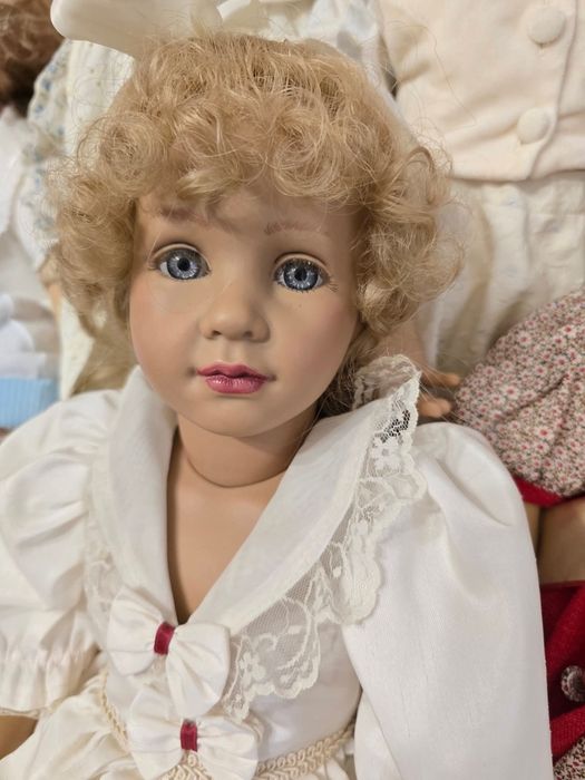 Papusa vinil de colectie.