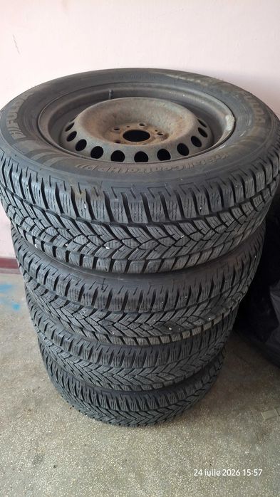 Vand cauciucuri iarna 215/65/16