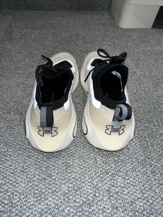 кроссовки Under Armour Charged Phantom