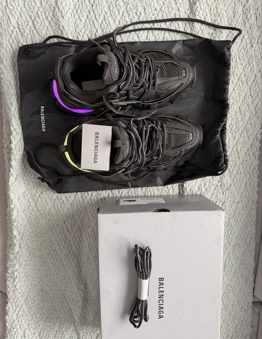 Balenciaga track led