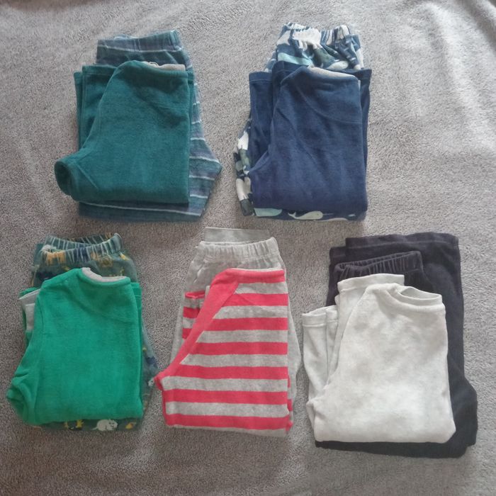 Pijamale marimea 104