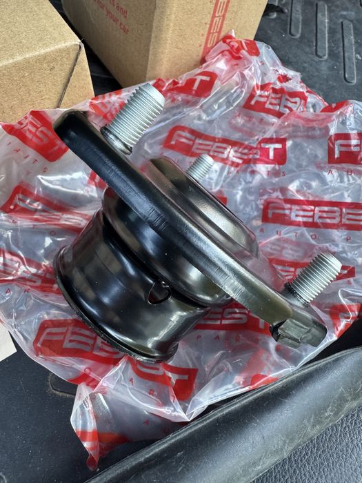 Тампон макферсон Mazda 6GH