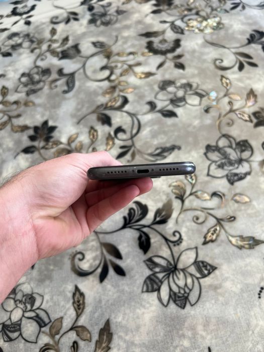 Продам IPhone 11 128gb